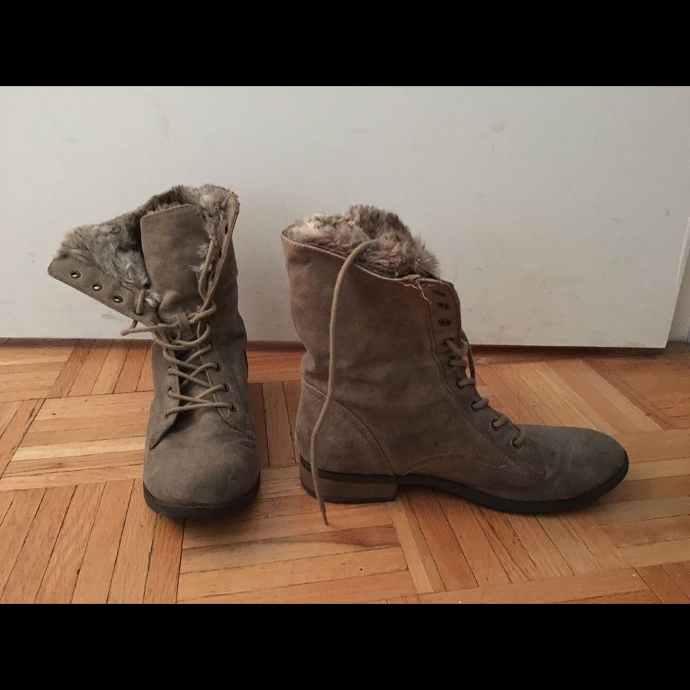 Beige suede front lace boots - Size 8