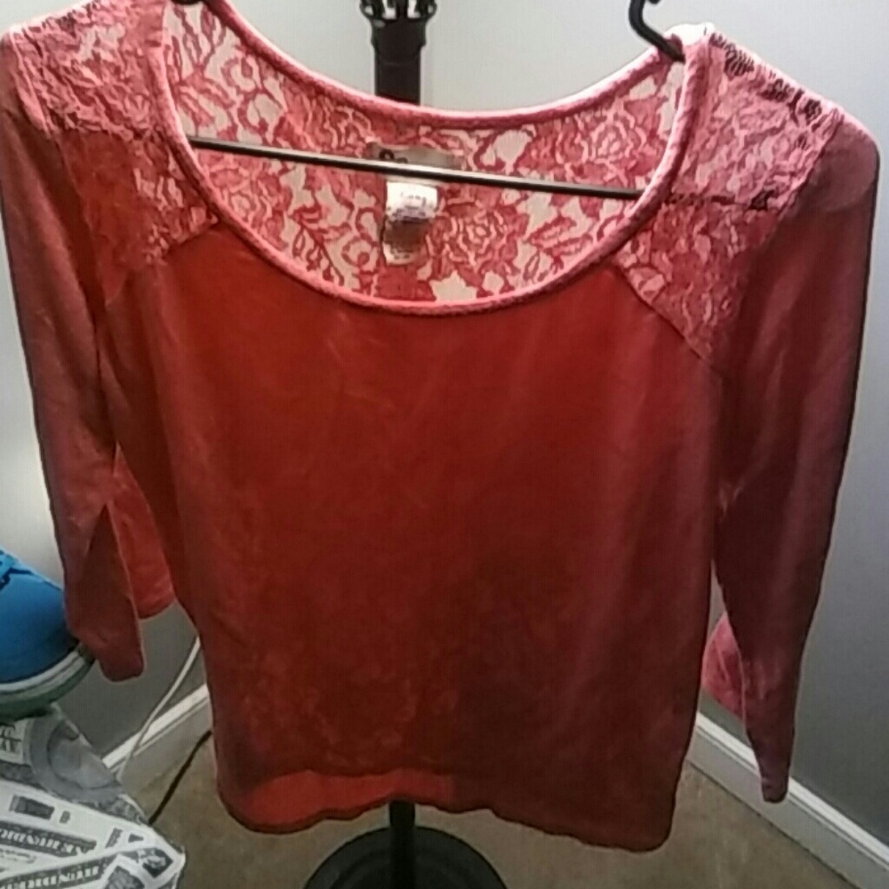 Half sleeve lace shirt