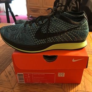 Nike Flyknit Racer