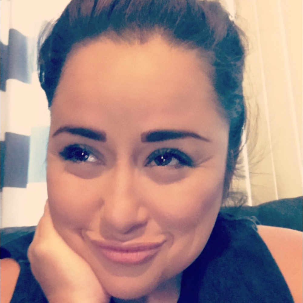 Meet your Posher, Adriana