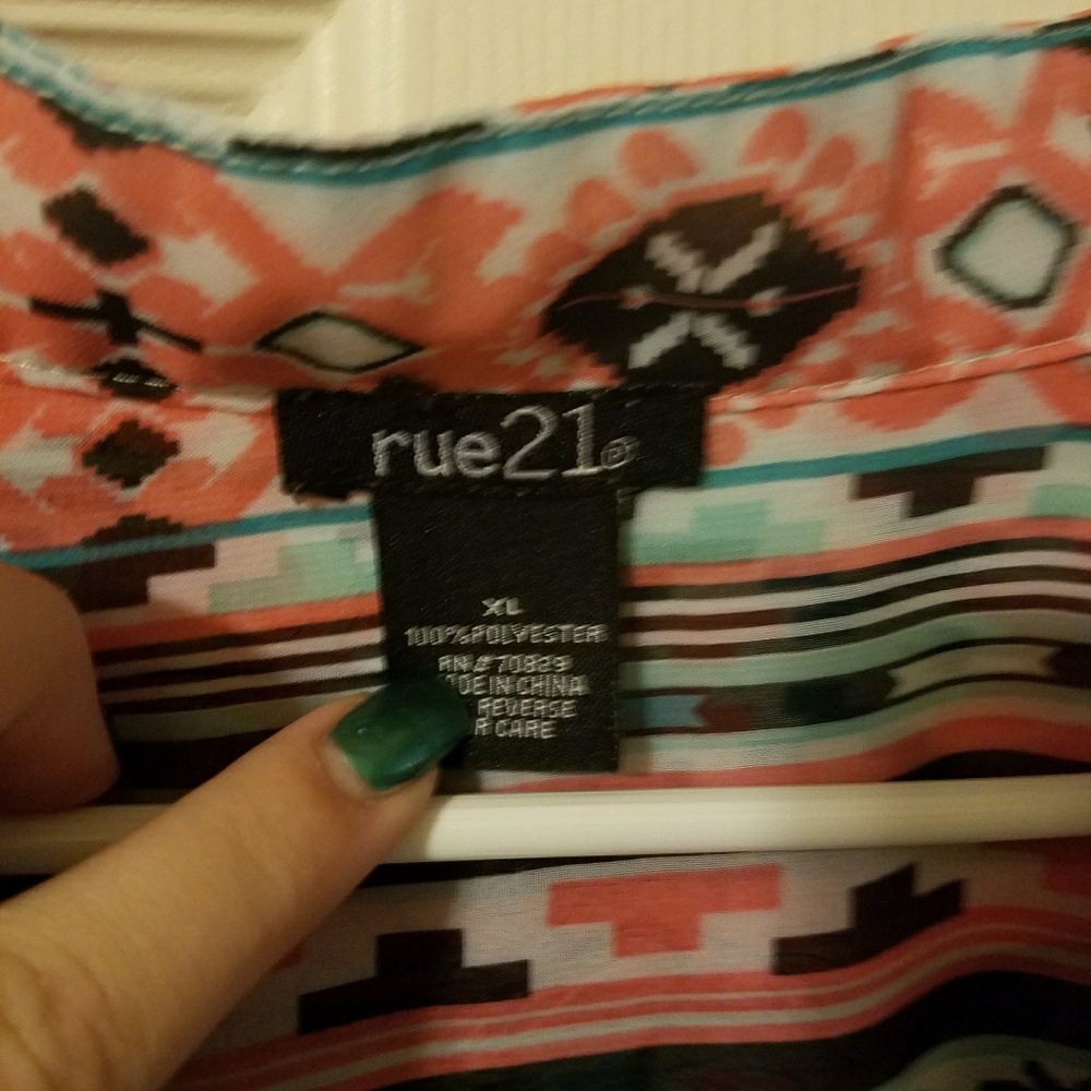 Sheer Patterned Blouse - Picture 2 of 3