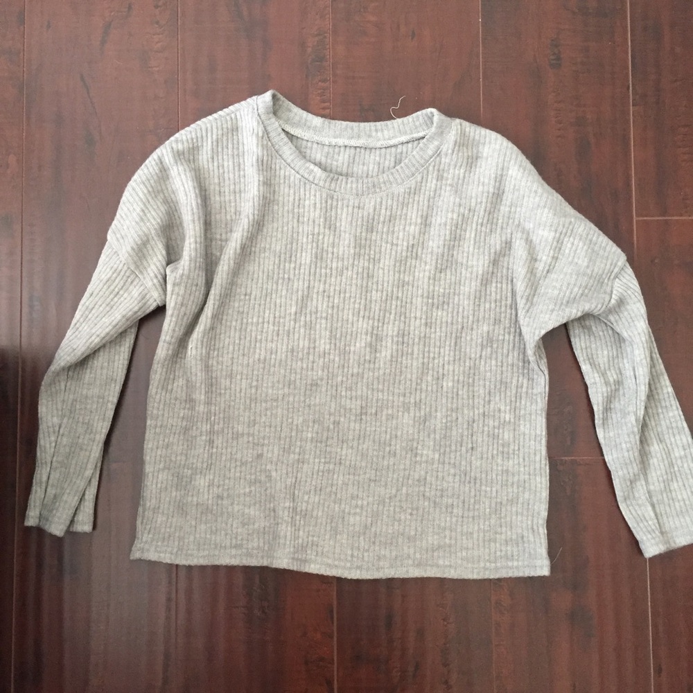 [SOLD] Crop Knit Baby Gray Sweater
