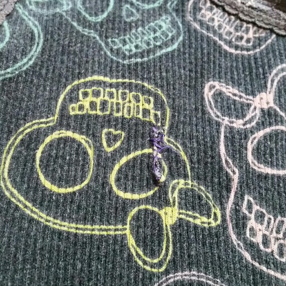 Girly skull tank top - Picture 2 of 5