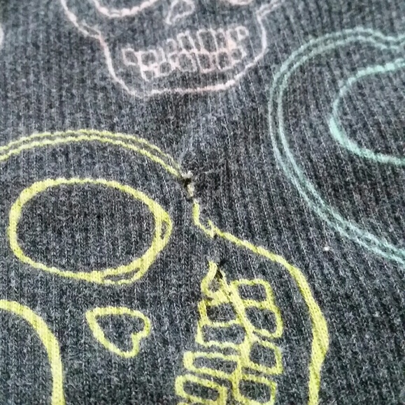 Girly skull tank top - Picture 3 of 5