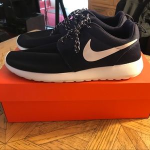 Nike Roshe Runs women's Imperial Purple