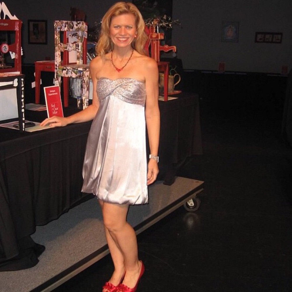 🌺💃SALE ⬇️ Silver Sequin Bubble Skirt Dress 🌺💃