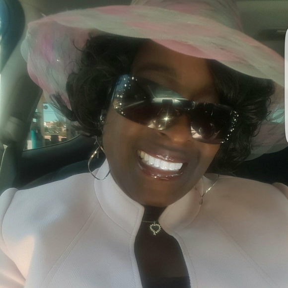 Meet your Posher, Rosa - Picture 1 of 1