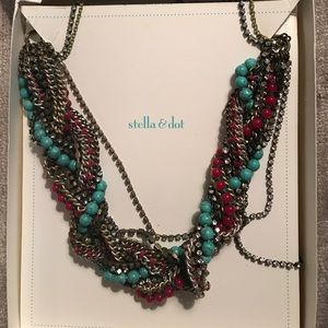 Beautiful Stella & Dot Necklace