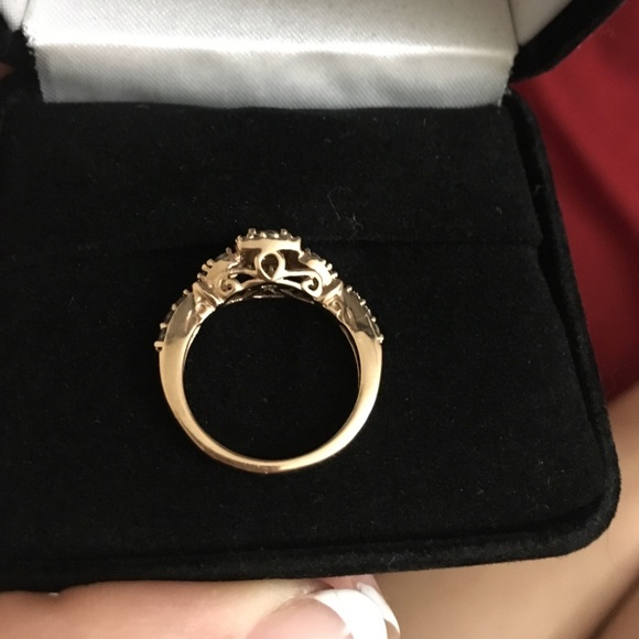 14k levian ring size 4.5-5 - Picture 2 of 6