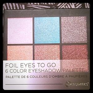 BNIB BH Cosmetics Foil Eyes To Go
