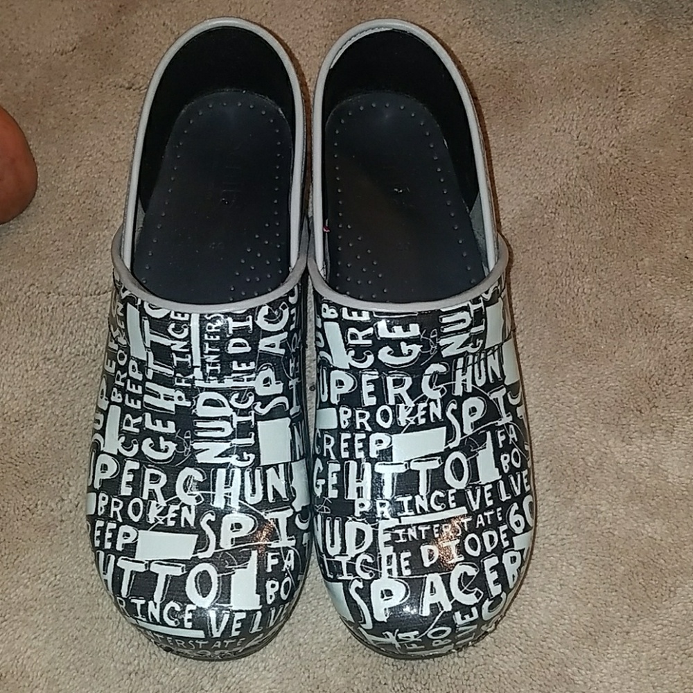 Sanita clogs