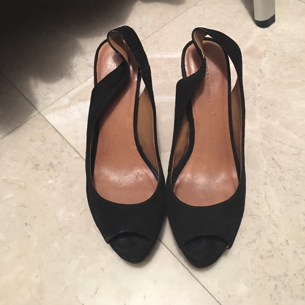 Black pumps... super comfortable