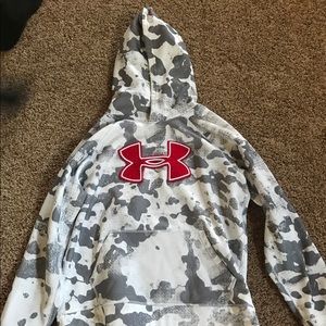 Youth Large Under Armour sweatshirt.