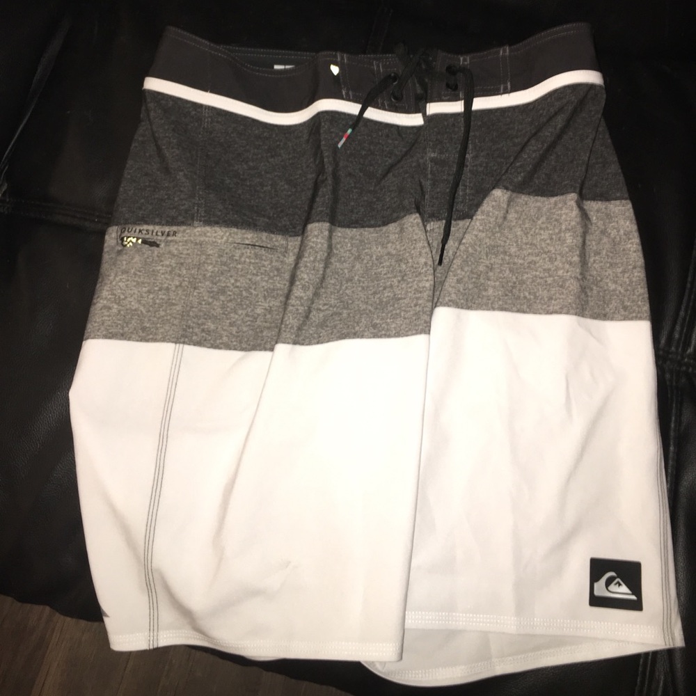 Quicksilver Size 32 Board Shorts