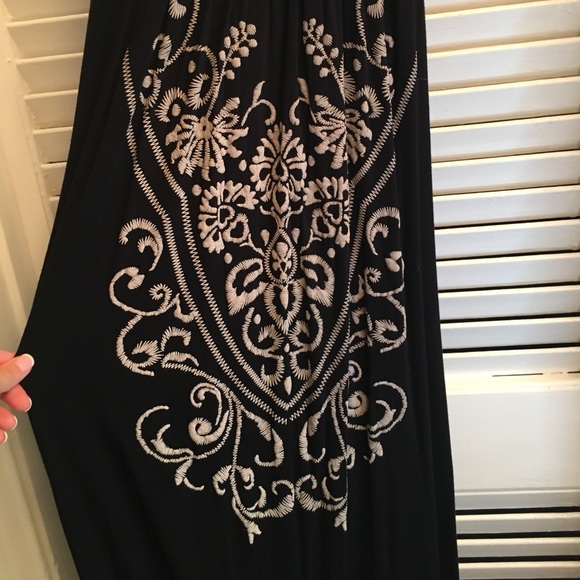 Black maxi dress - Picture 2 of 3
