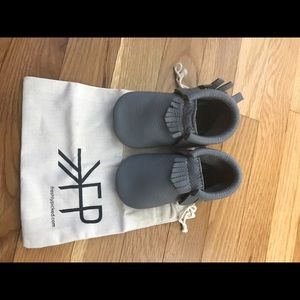 Freshly Picked Moccasins - slate size 5