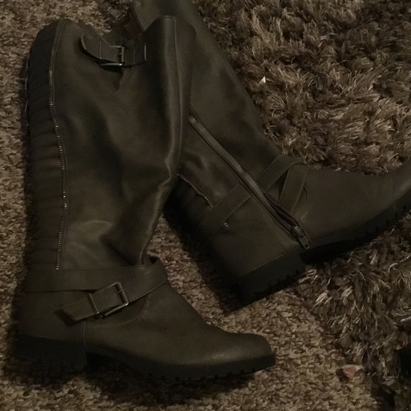 Boots - Picture 2 of 2