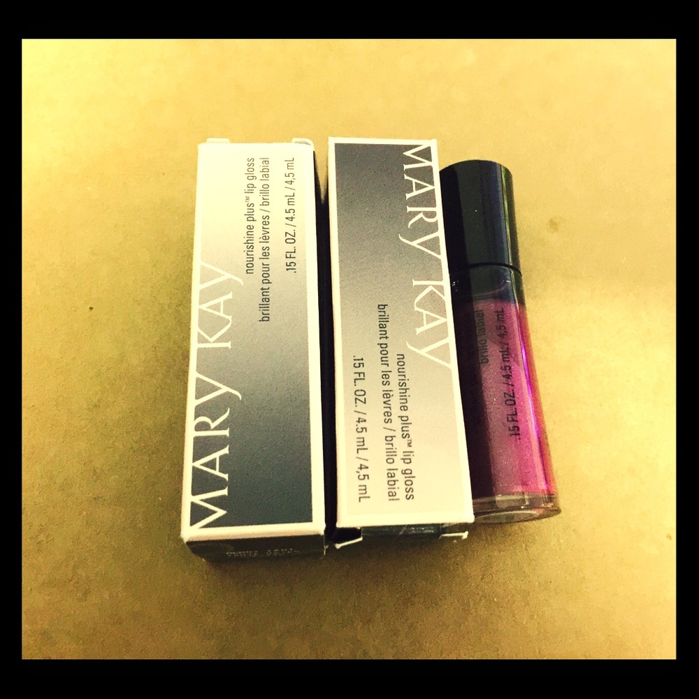 Mary Kay Nourishine Plus Lip Gloss Set! On sale