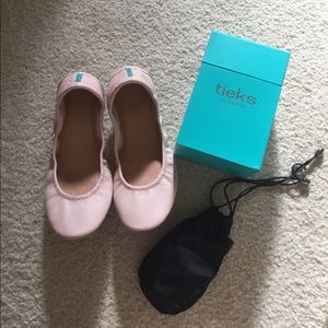 🌻 Tieks Flats in Ballerina Pink! 👒