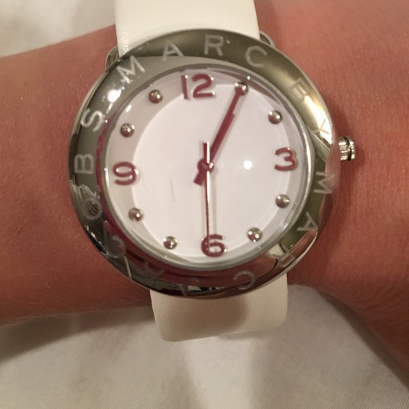 Marc Jacobs Amy White and Silver Leather Watch - Picture 2 of 4