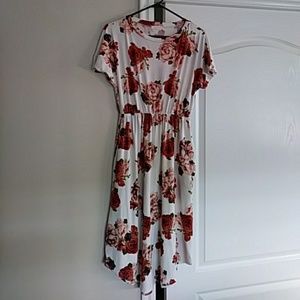 Floral dress with pockets