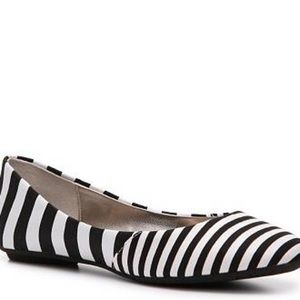 Steve madden striped flats