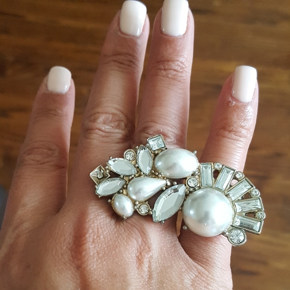 Beautiful Faux Pearl & Rhinestone 2-finger Ring