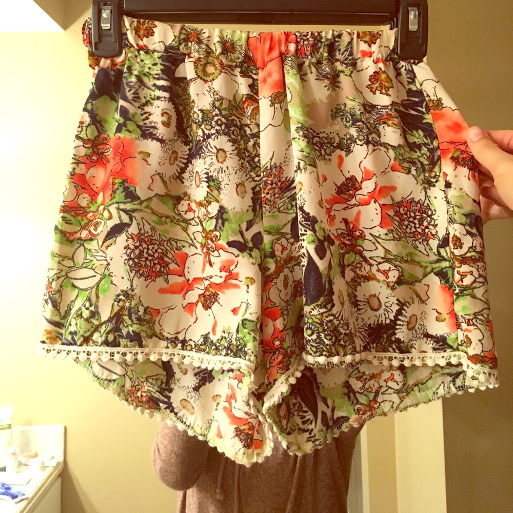 Tropical print shorts - size small!