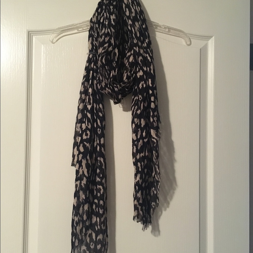 Express cheetah scarf