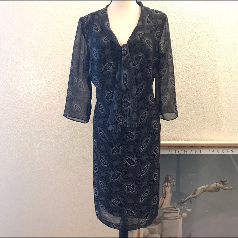Women’s Oval Front Tie Dress Size 16