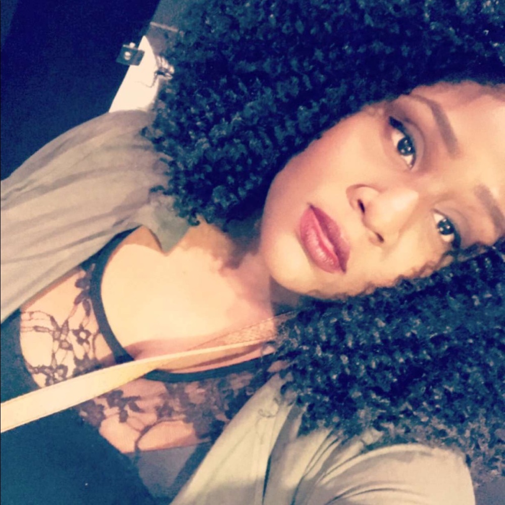 Meet your Posher, Illiashah