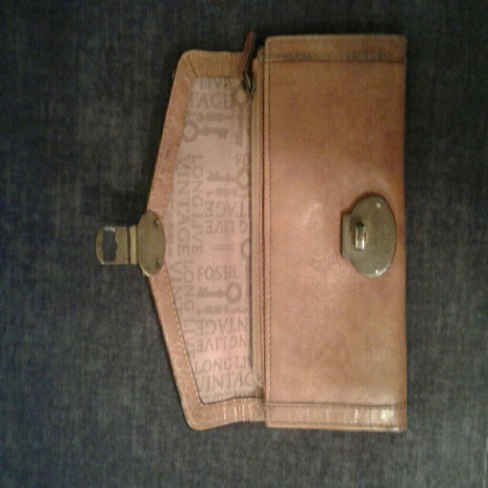 Fossil leather clutch wallet -Long Live Vintage