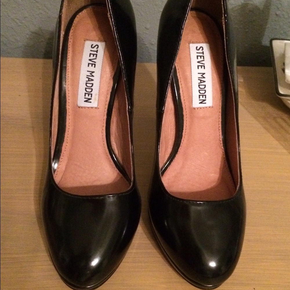 Steve Madden Rosalba Black Patent Pump