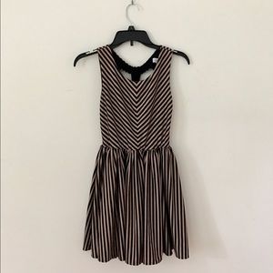 📦 MOVING SALE! 📦 Gold and Black Striped Dress