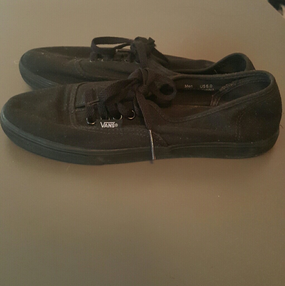 Authenic Low Pro Vans Black/Black