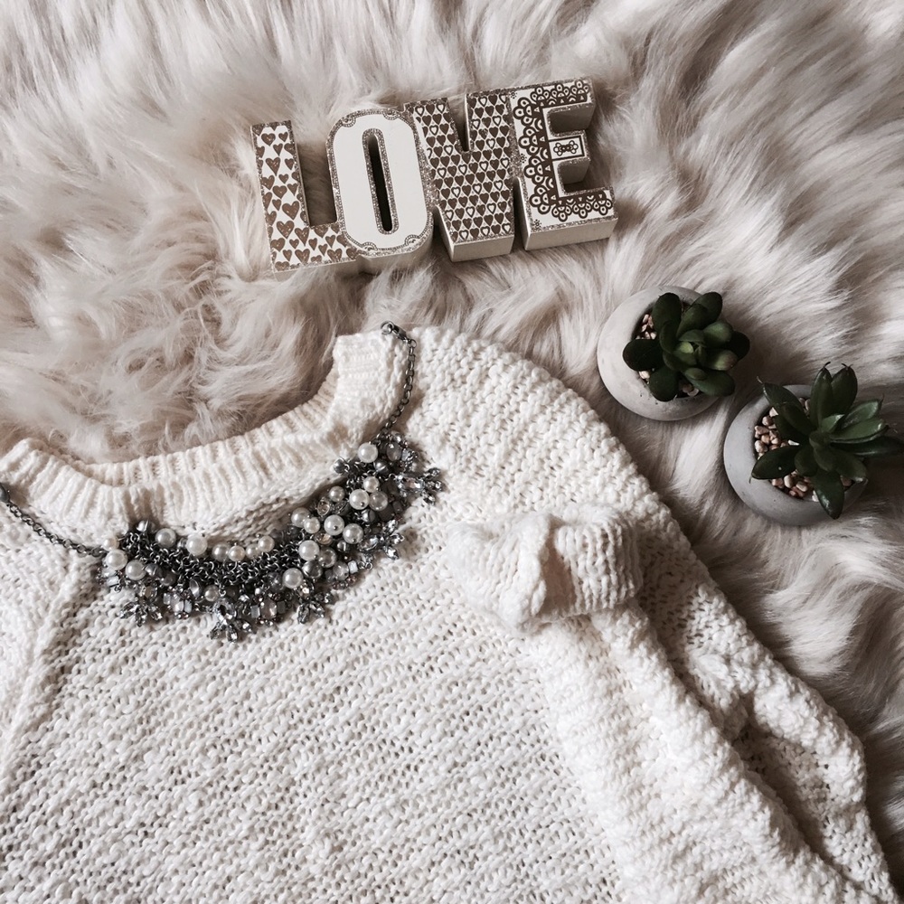 [A&F] jewelry necklace sweater