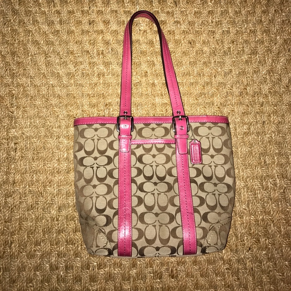 Authentic Coach signature tote!