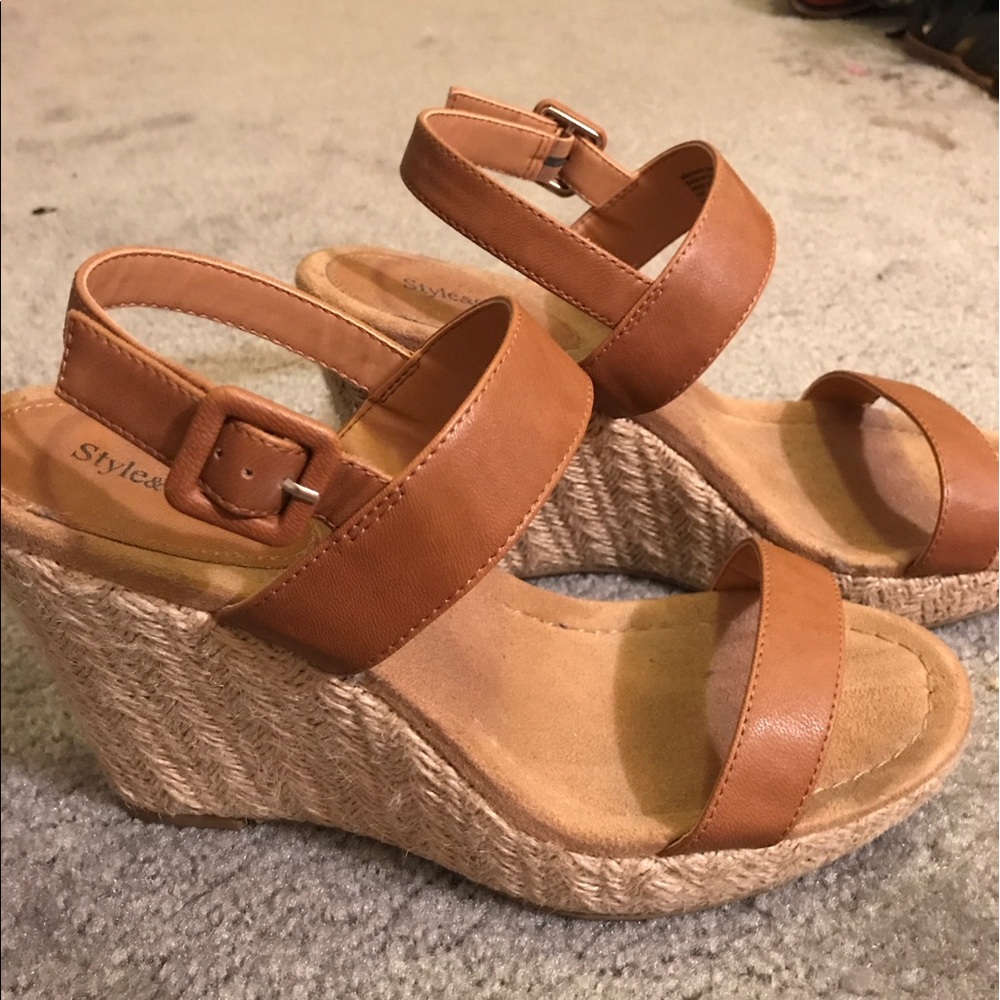 Chestnut and Tweed Wedges