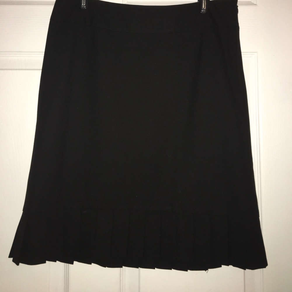 The limited black skirt🎉