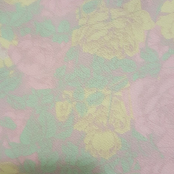 LuLaroe Nicole - Picture 2 of 6