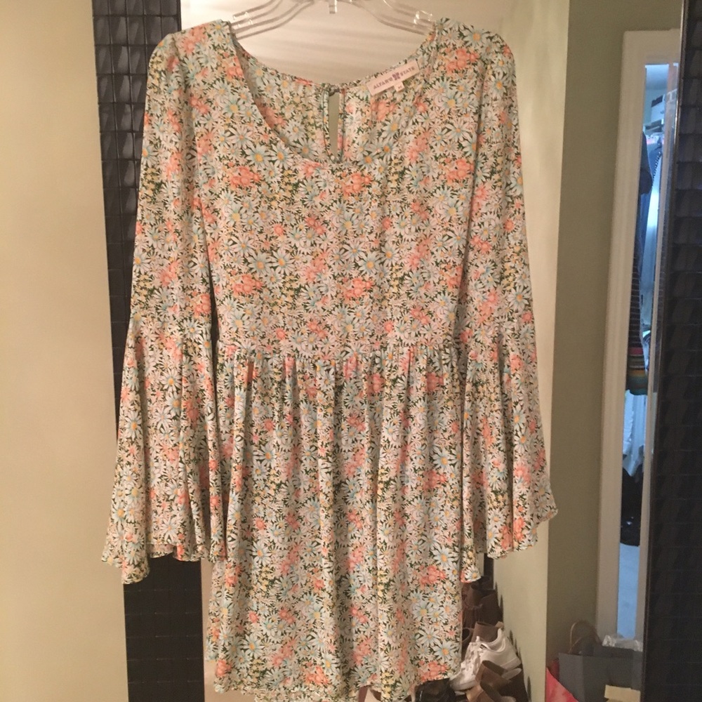 Floral dress with flared sleeves