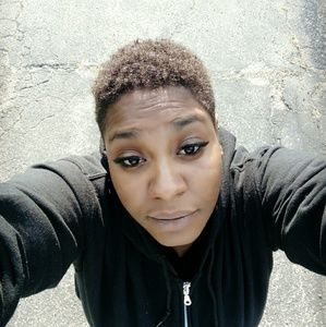 Meet your Posher, Tia