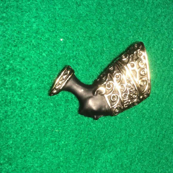 Sold Imperfect African Queen Pin Gold and Black - Picture 4 of 6