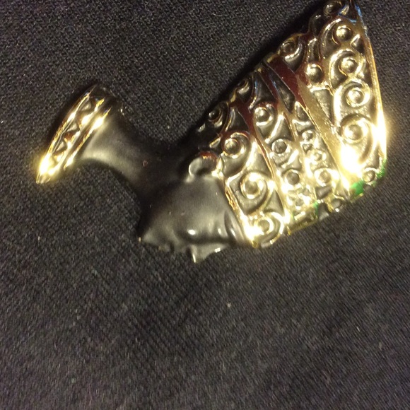 Sold Imperfect African Queen Pin Gold and Black - Picture 3 of 6