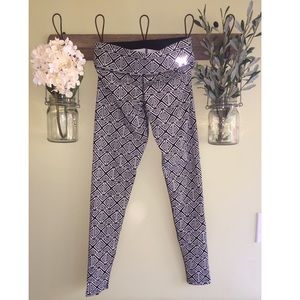 PINK Victoria's Secret Patterned Legging