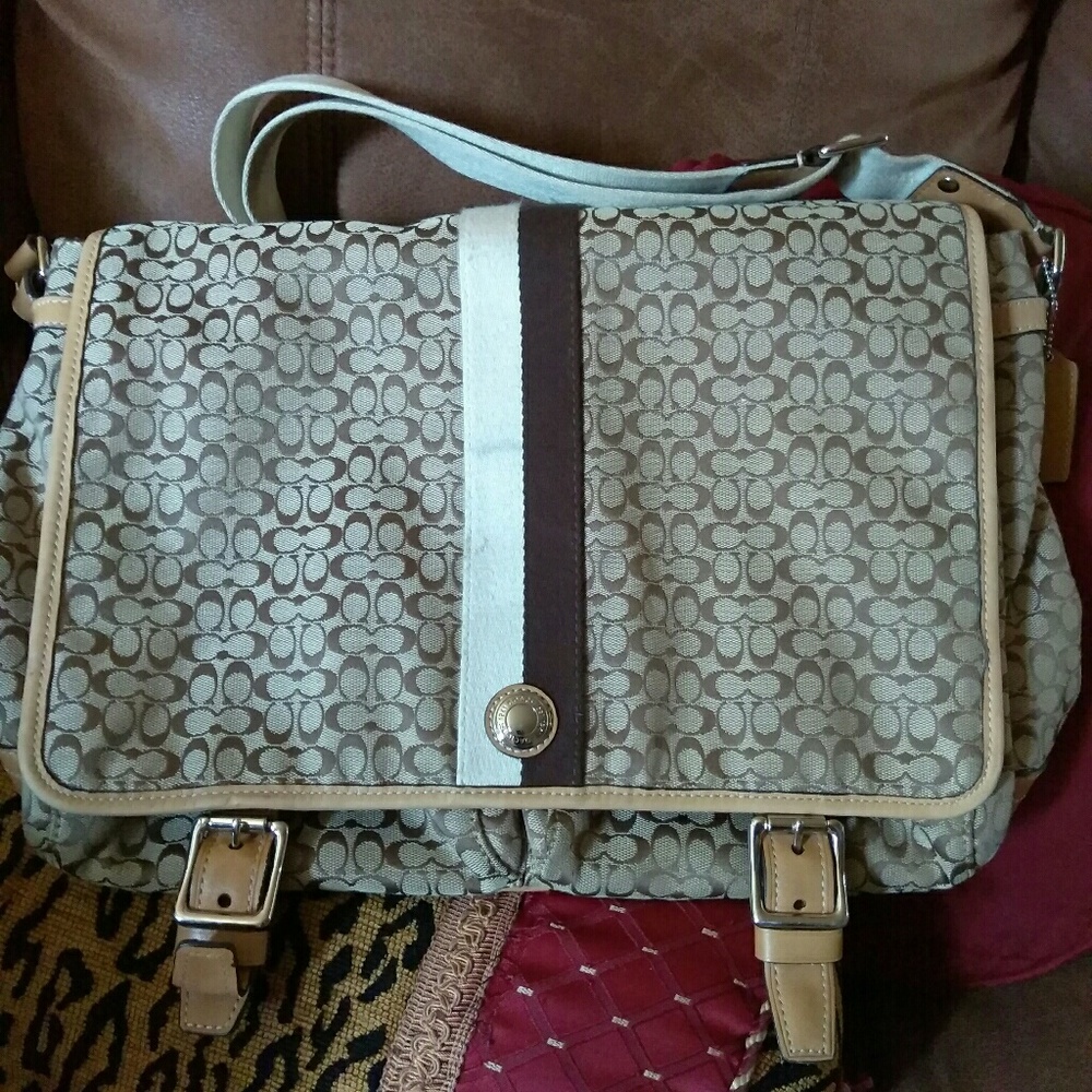 COACH ....fits my 17" lap top