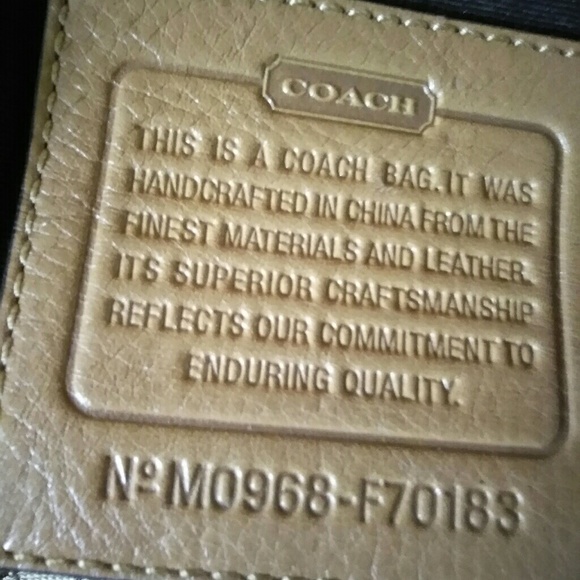 COACH ....fits my 17" lap top - Picture 2 of 4