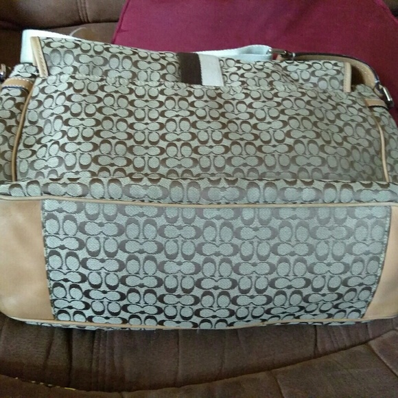 COACH ....fits my 17" lap top - Picture 4 of 4