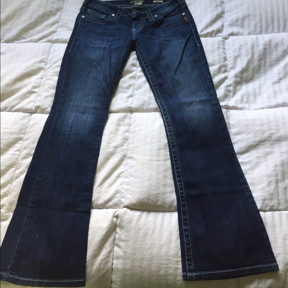 Silver jeans!! 💚💚