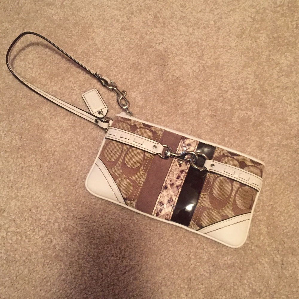 Coach logo wristlet white with snakeskin EUC